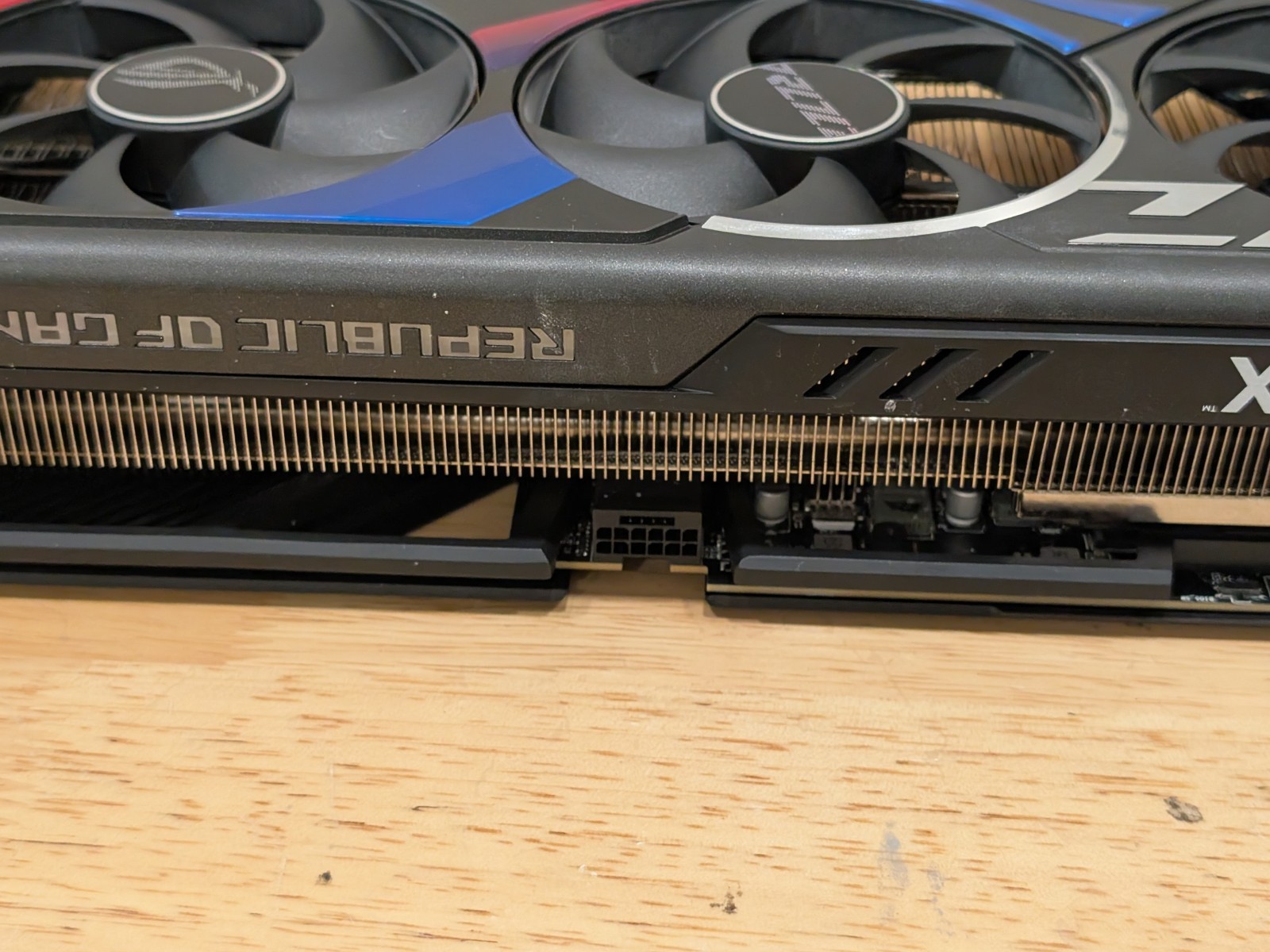عرض مميز: كارت شاشة ASUS ROG S - مراجعة Rtx 4090 24Gb Gddr6X وسعره